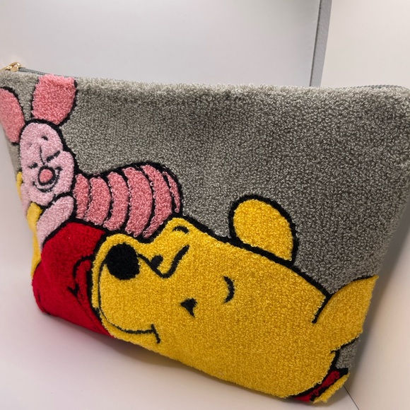 Winnie the poh carpet bag - Picture 3 of 7